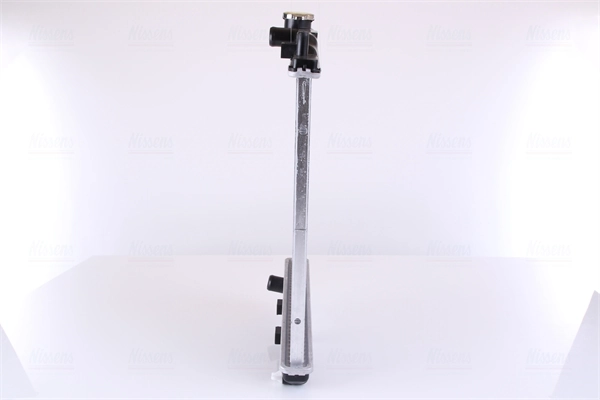 NISSENS 61762 Radiator, engine cooling