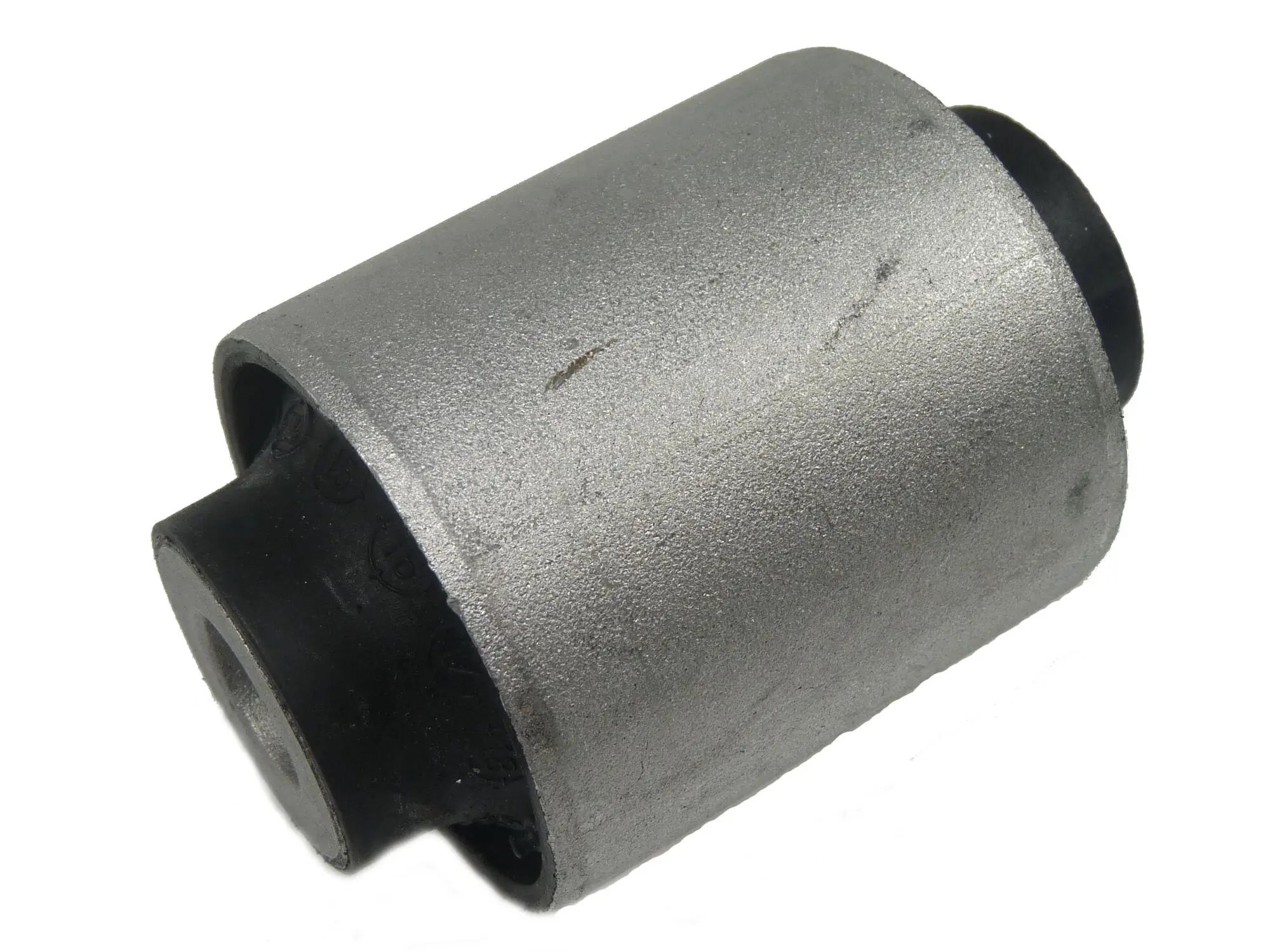 Mounting, control/trailing arm 80001303