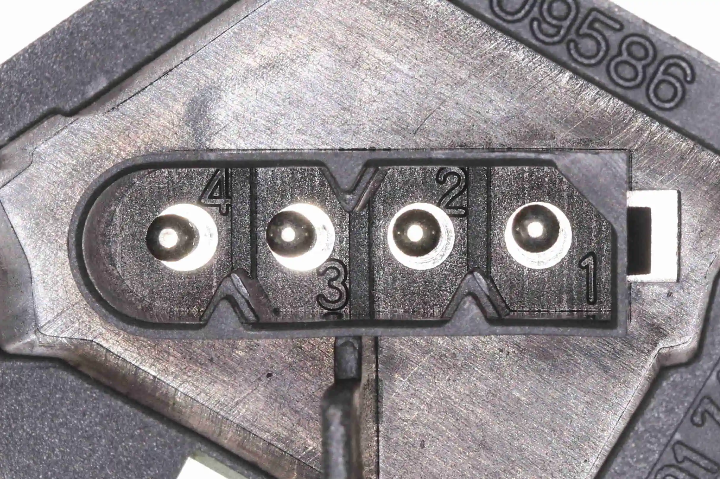 Regulator, interior blower Original VEMO Quality V20-79-0003-1