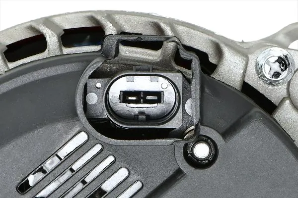 Alternator 8EL 011 713-831