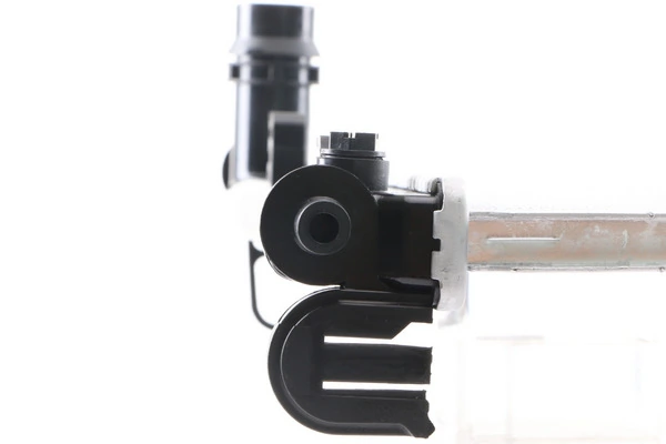 Radiator, engine cooling BEHR CR 1355 000S