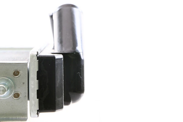 Radiator, engine cooling BEHR CR 147 000S