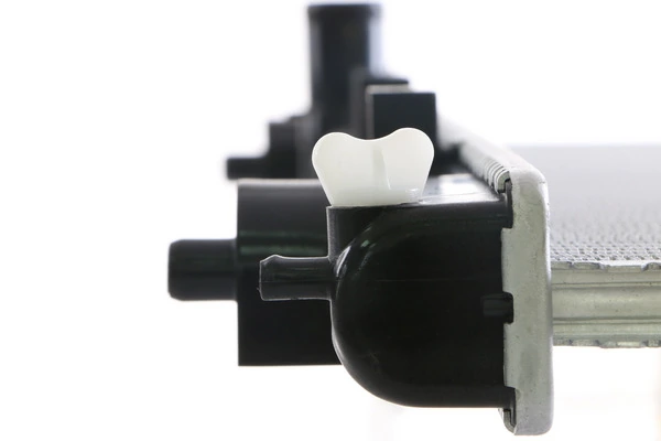 Radiator, engine cooling BEHR CR 533 000S