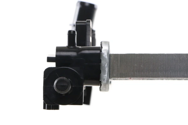 Radiator, engine cooling BEHR CR 2000 000S