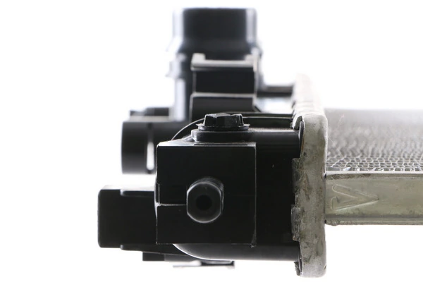 Radiator, engine cooling BEHR CR 2122 000S