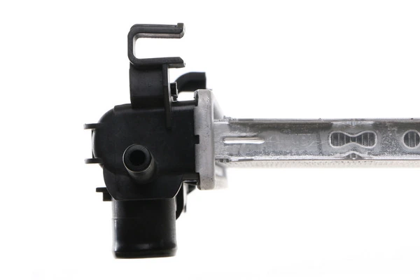 Radiator, engine cooling BEHR CR 627 000S