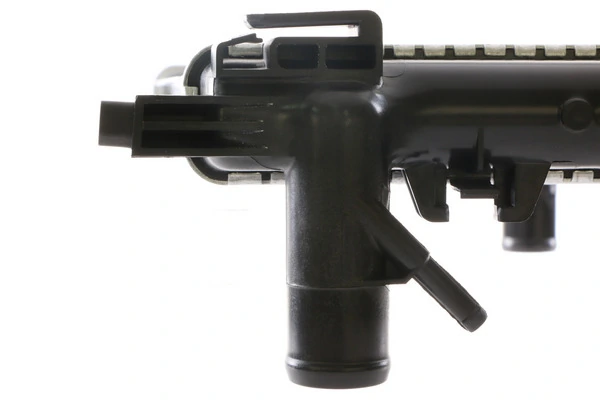 Radiator, engine cooling BEHR CR 831 000S