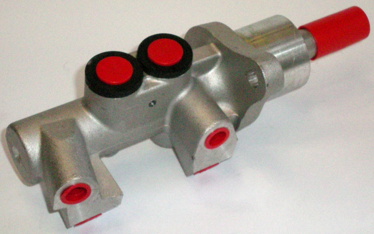 Brake Master Cylinder 0 986 481 017