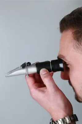 Antifreeze-/Battery Acid Testing Unit (Refractometer) BT536010