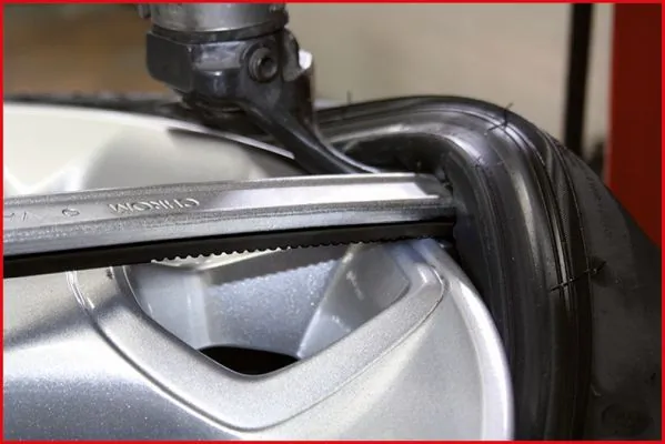 Lever, tyre 911.8199