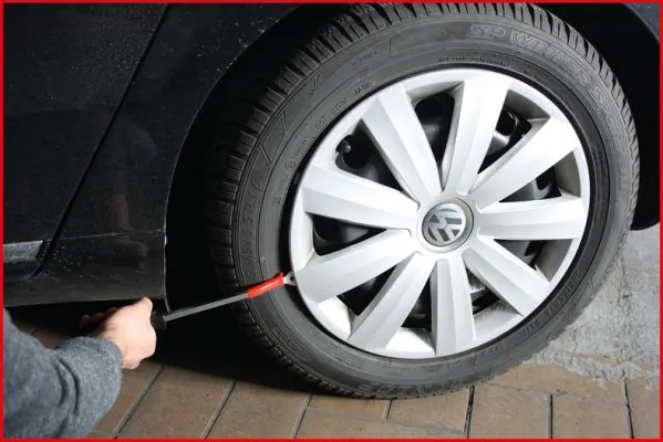 Removal Lever, hubcap 911.8150