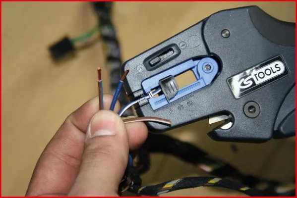 KS TOOLS 115.1244 Cable stripper