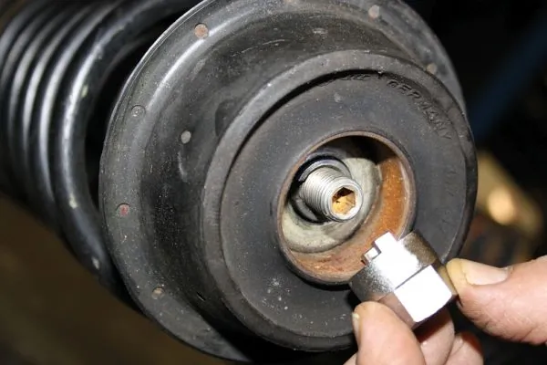 Mounting Tool Set, suspension strut BT651000