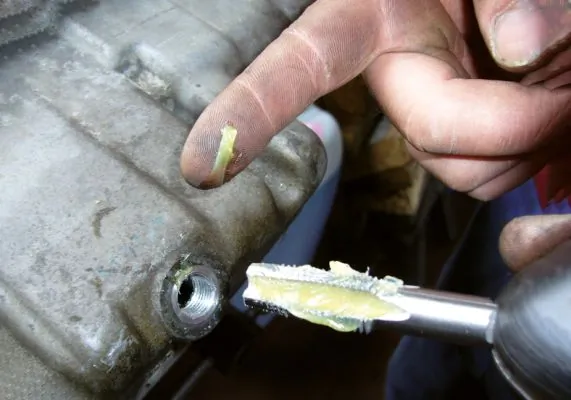 Repair Kit, oil drain plug thread BT711300