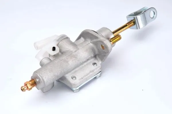 Master Cylinder, clutch F95013ABE