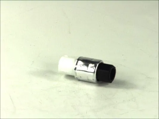 Pressure Switch, air conditioning KTT130007