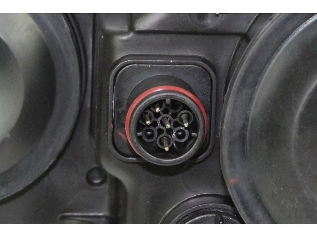 Headlight 450-1101R-LD-EM