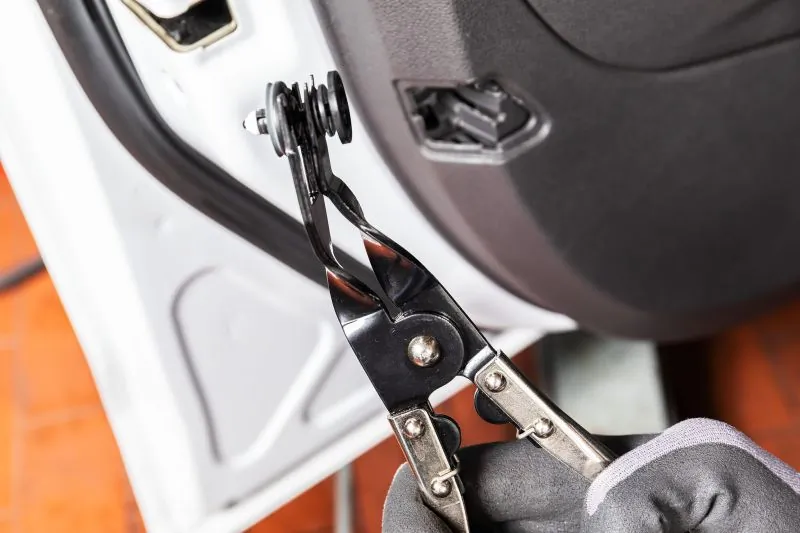 Release Pliers, door handle-/window crank retainer 799-4