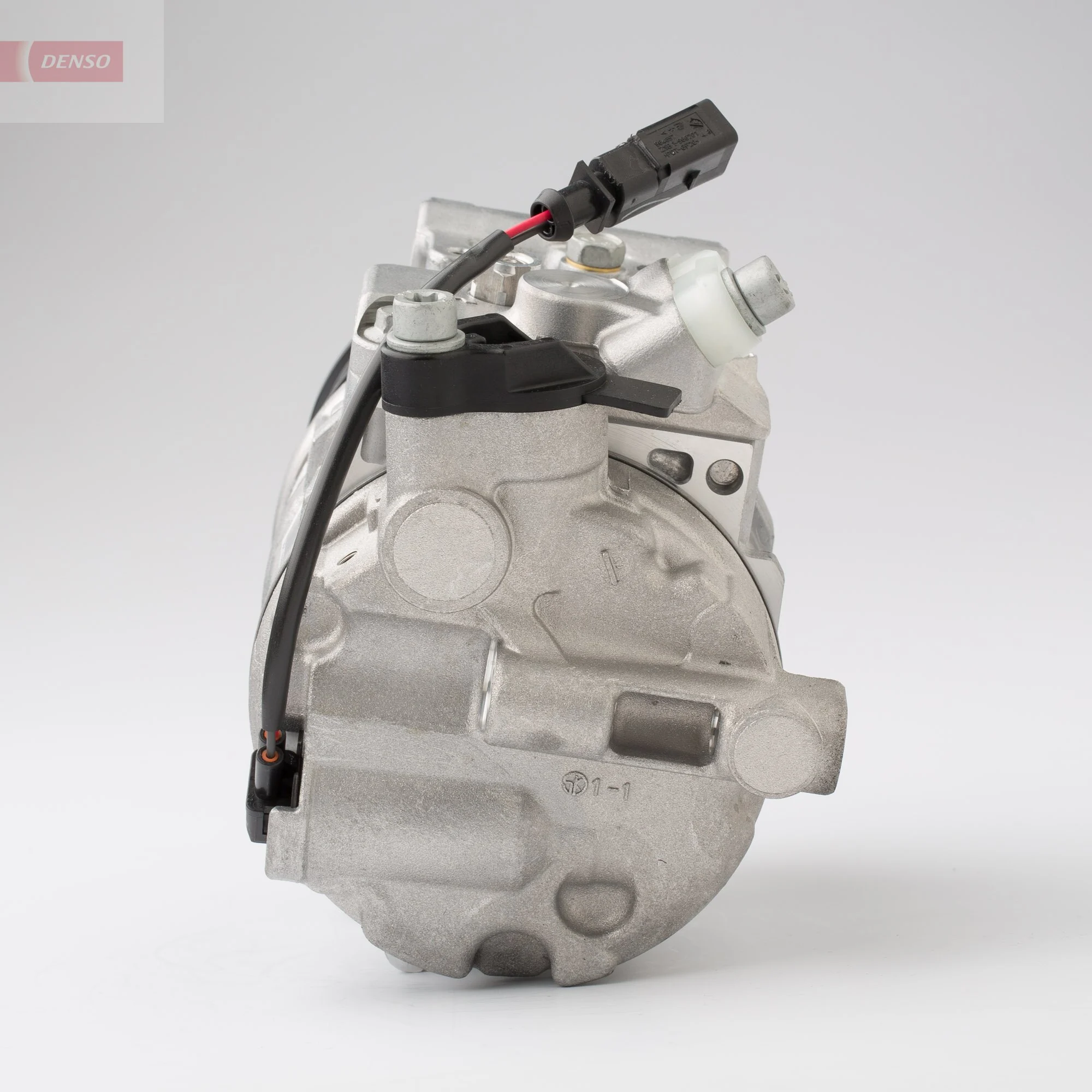 Compressor, air conditioning DCP32066