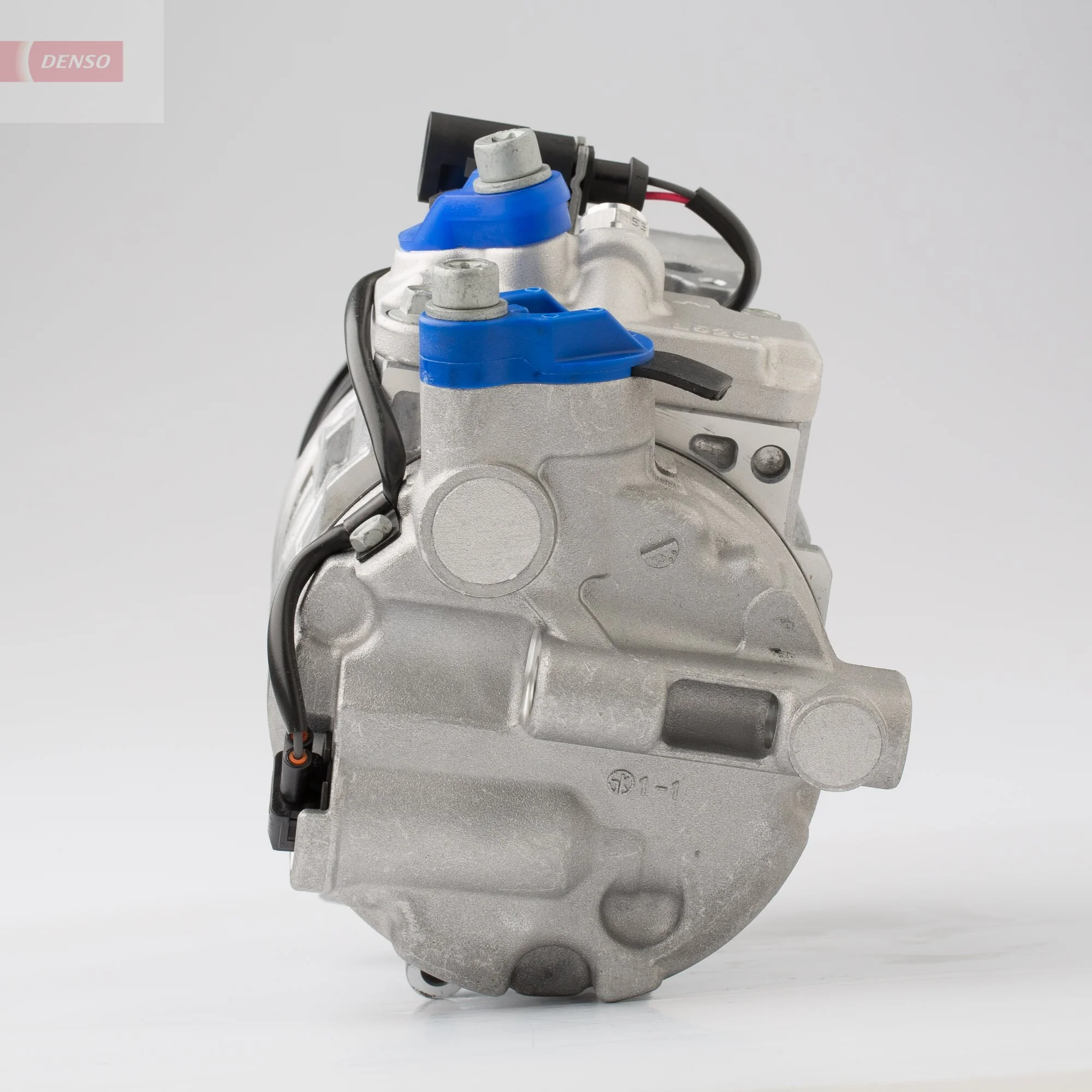 Compressor, air conditioning DCP02038