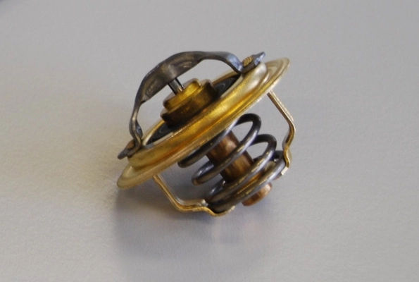 Thermostat, coolant 410537.92D